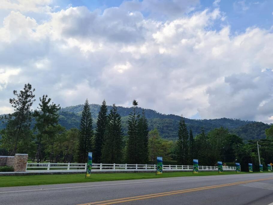 Apartamento Baan Khaoyai Cozy Ban Tha Maprang Exterior foto